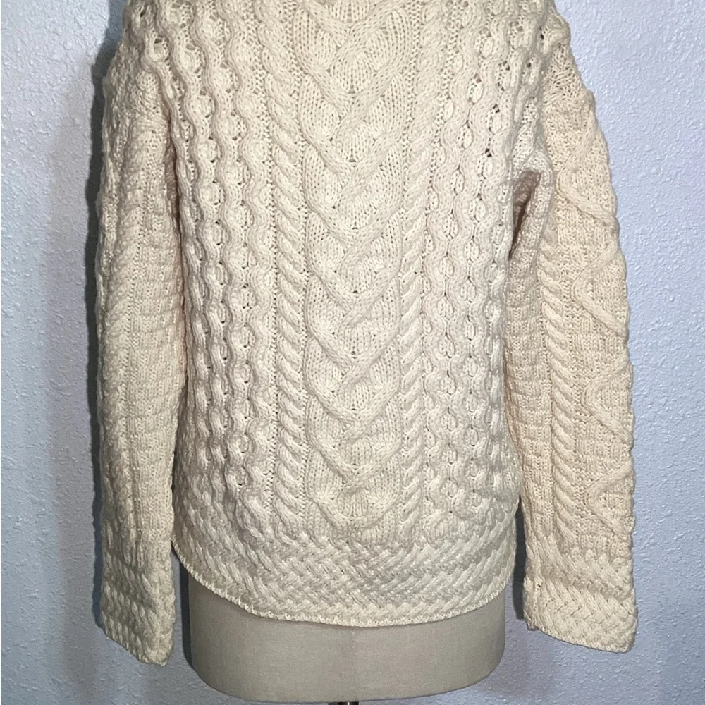 Carraigdonn 100% merino wool Cable Knit Cream Sweater size large